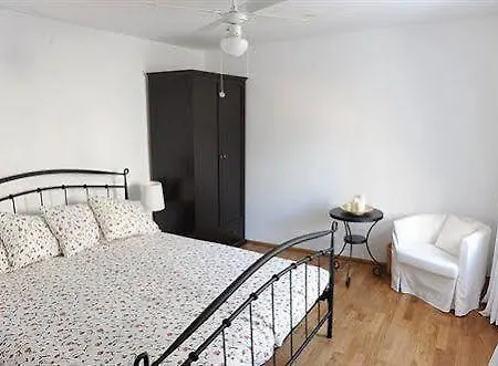 Πανσιόν Sweet House 4*