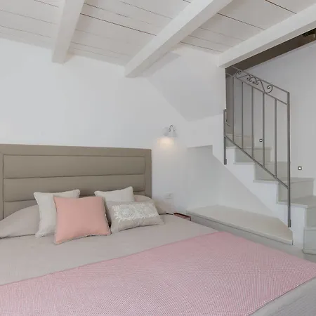 Πανσιόν Sweet House 4*